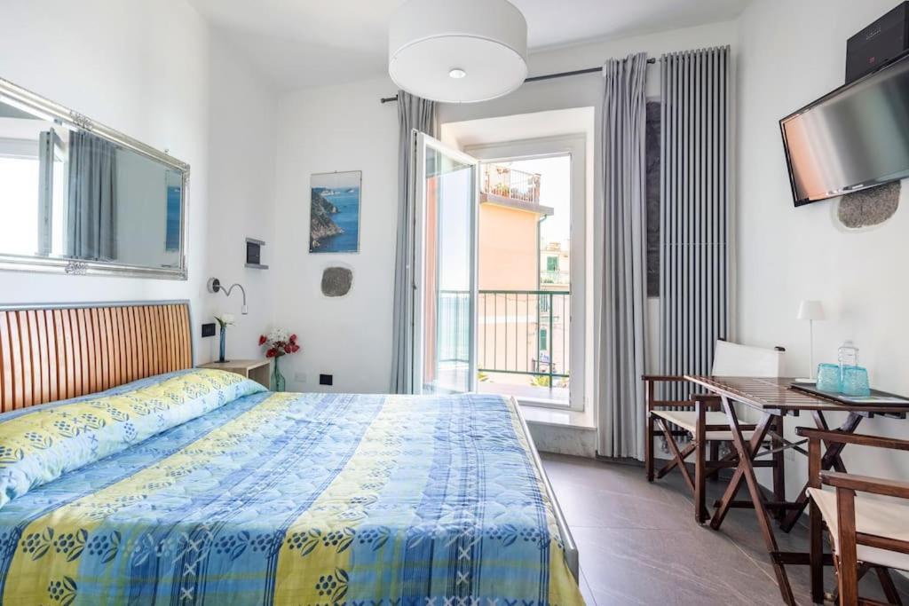 Alberta Rooms Manarola Bagian luar foto