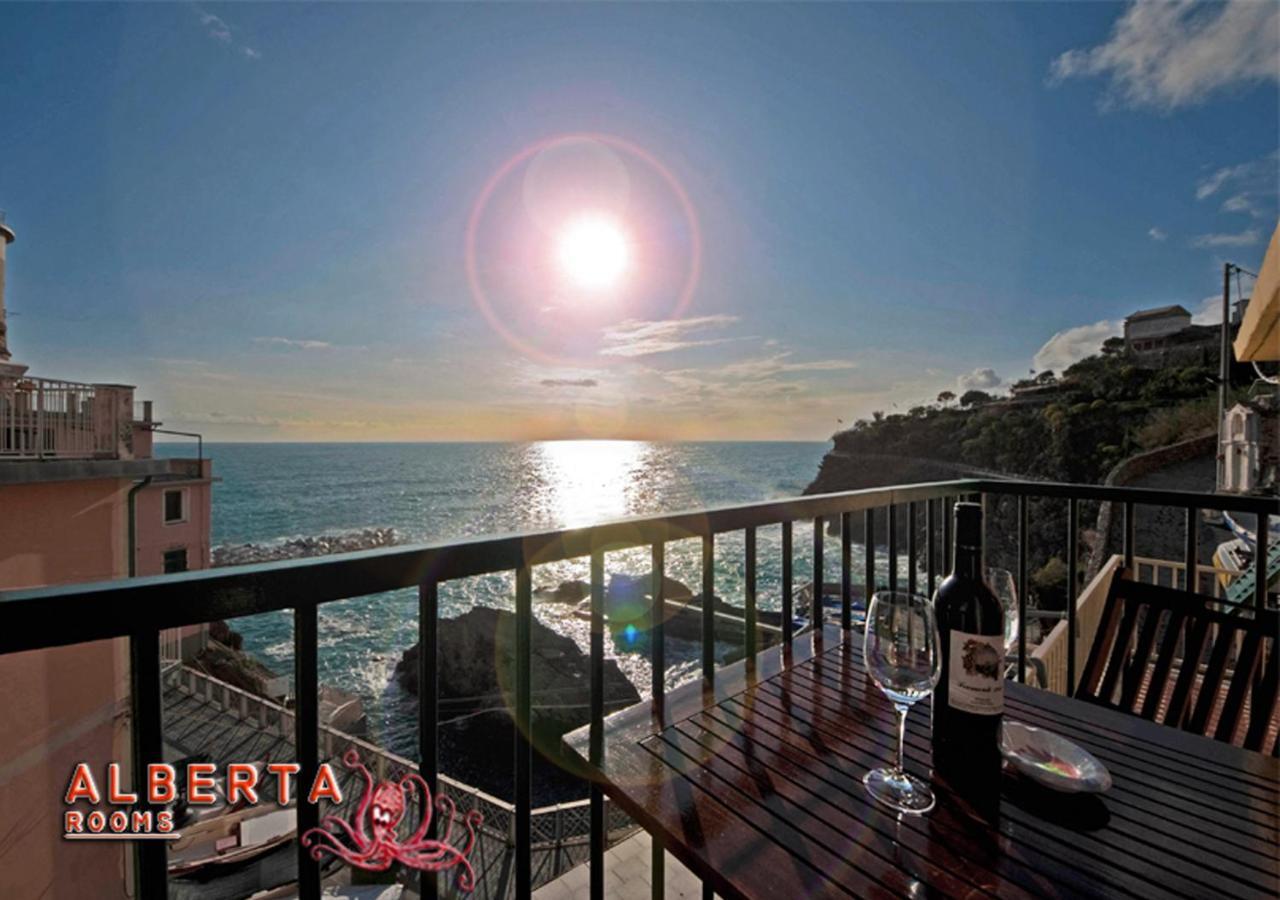Alberta Rooms Manarola Bagian luar foto